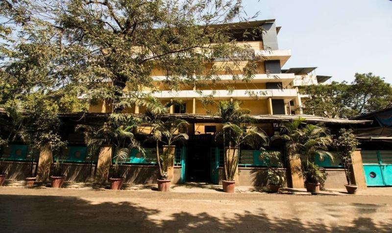 Hotel Treebo Trend Golden Nest à Thane Extérieur photo