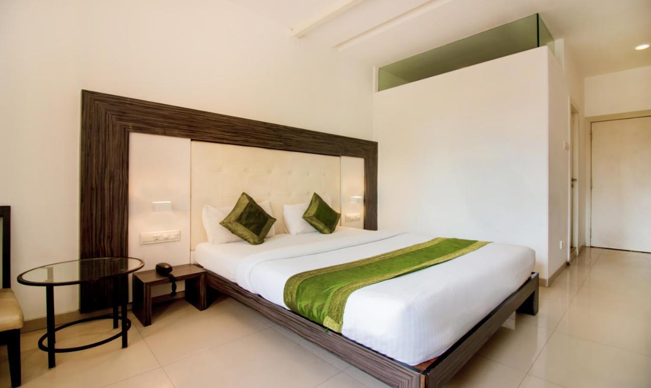 Hotel Treebo Trend Golden Nest à Thane Extérieur photo