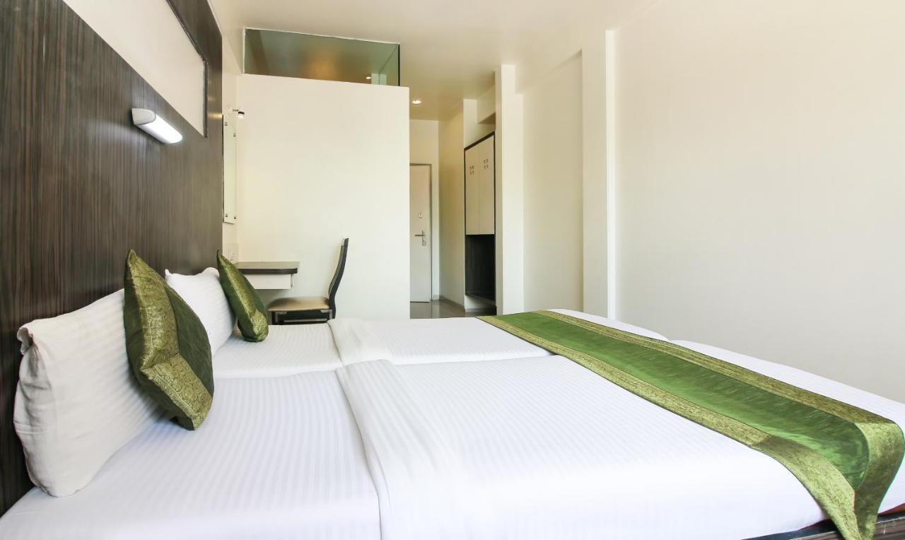 Hotel Treebo Trend Golden Nest à Thane Extérieur photo