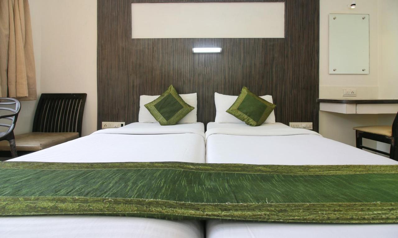 Hotel Treebo Trend Golden Nest à Thane Extérieur photo