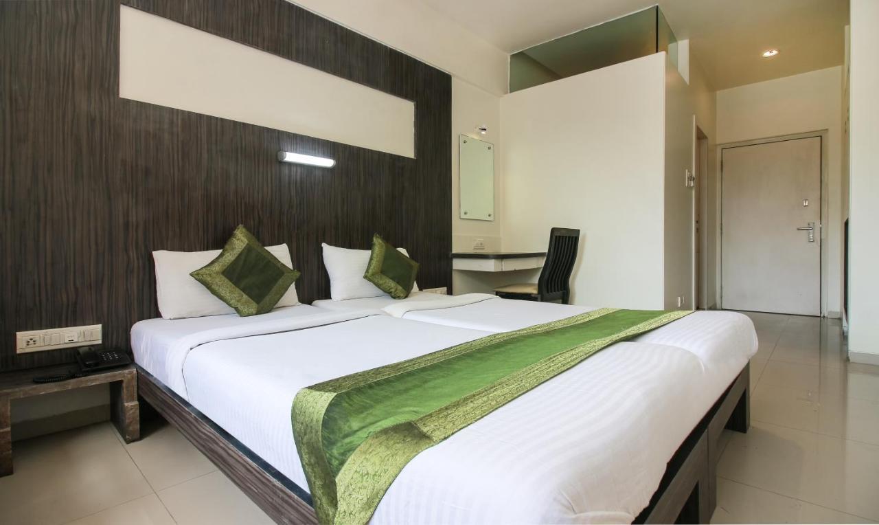 Hotel Treebo Trend Golden Nest à Thane Extérieur photo
